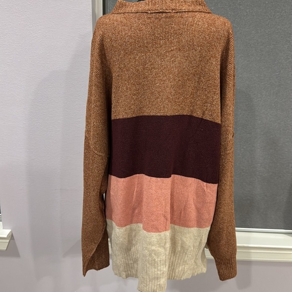 Sweater - Picture 4 of 6